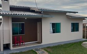 Casa próxima ao shopping Lages e a festa do pinhão